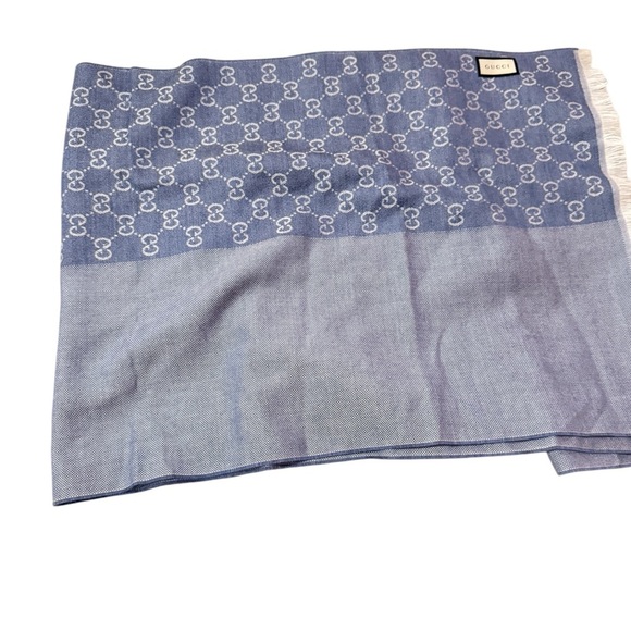 Gucci scarf double sided with monogram logo in light and dark blue. - Picture 1 of 5